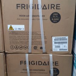 FRIGIDAIRE 6000 BTU window A/C