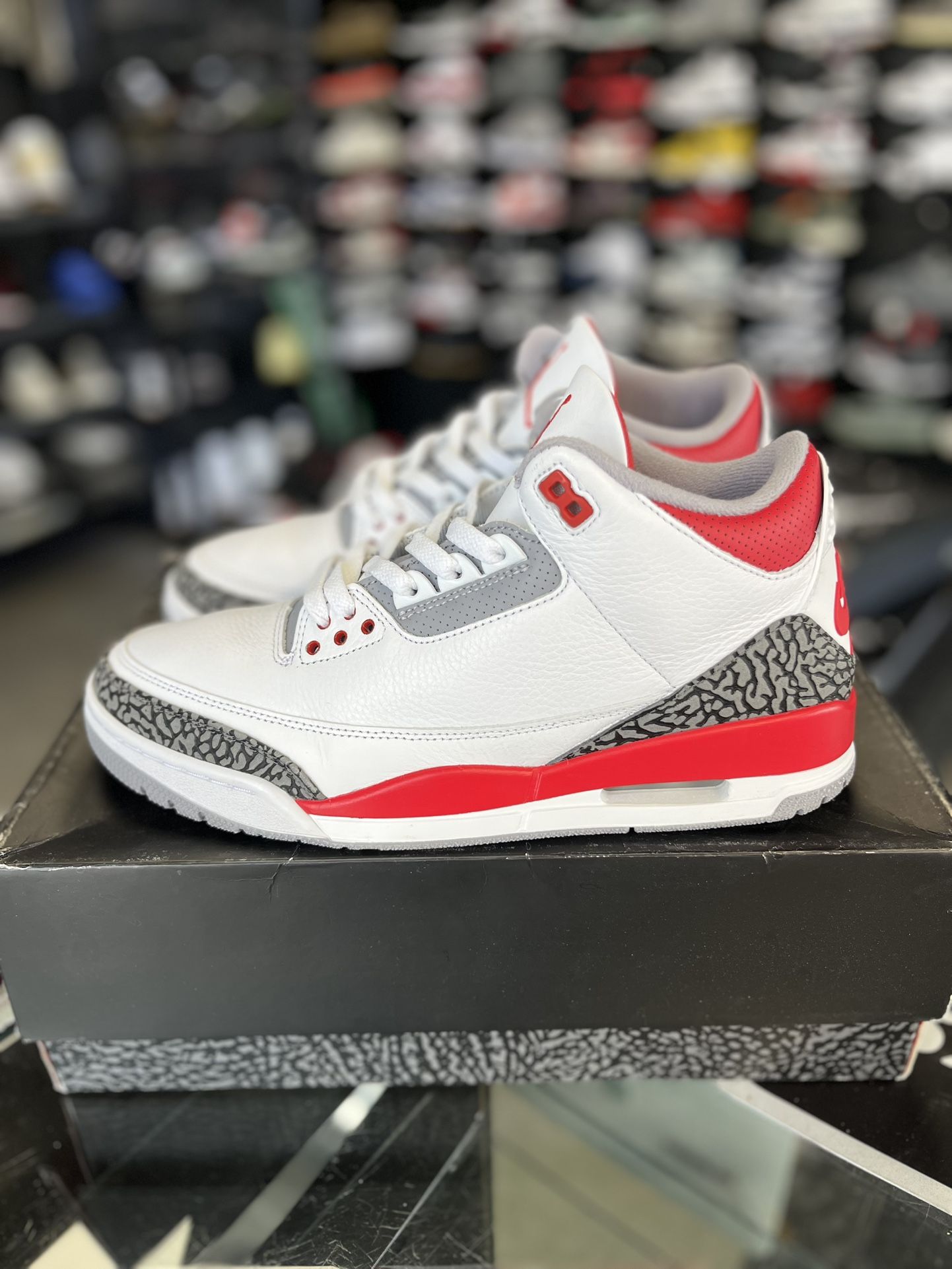 Jordan 3 “Fire red” size 11