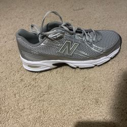 New Balance Men's Gray/Silver/White Mesh Lace-Up Low Top Athletic Sneakers