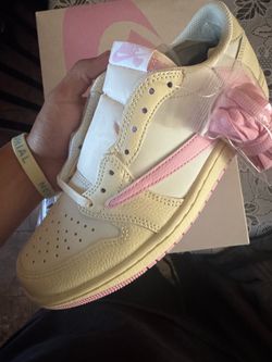 Jordan 1 low Travis Scott Shy Pink