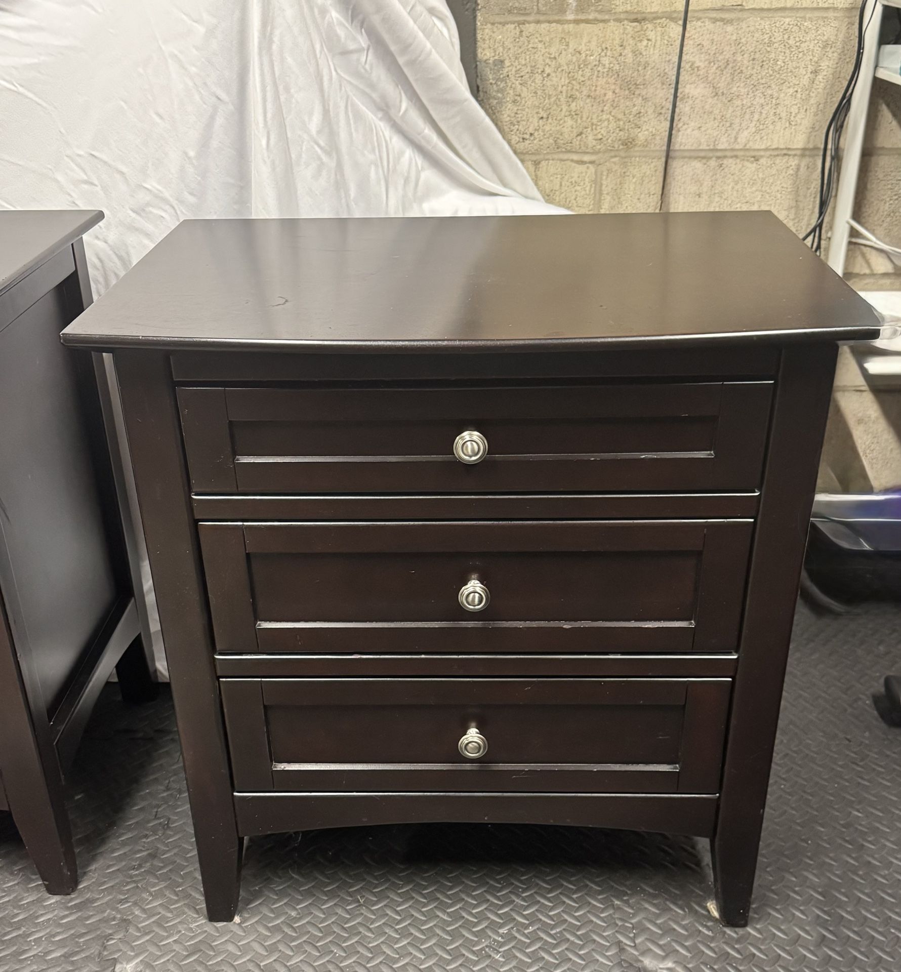 Nightstands – Set of 2 Solid Wood Jordan’s Furniture