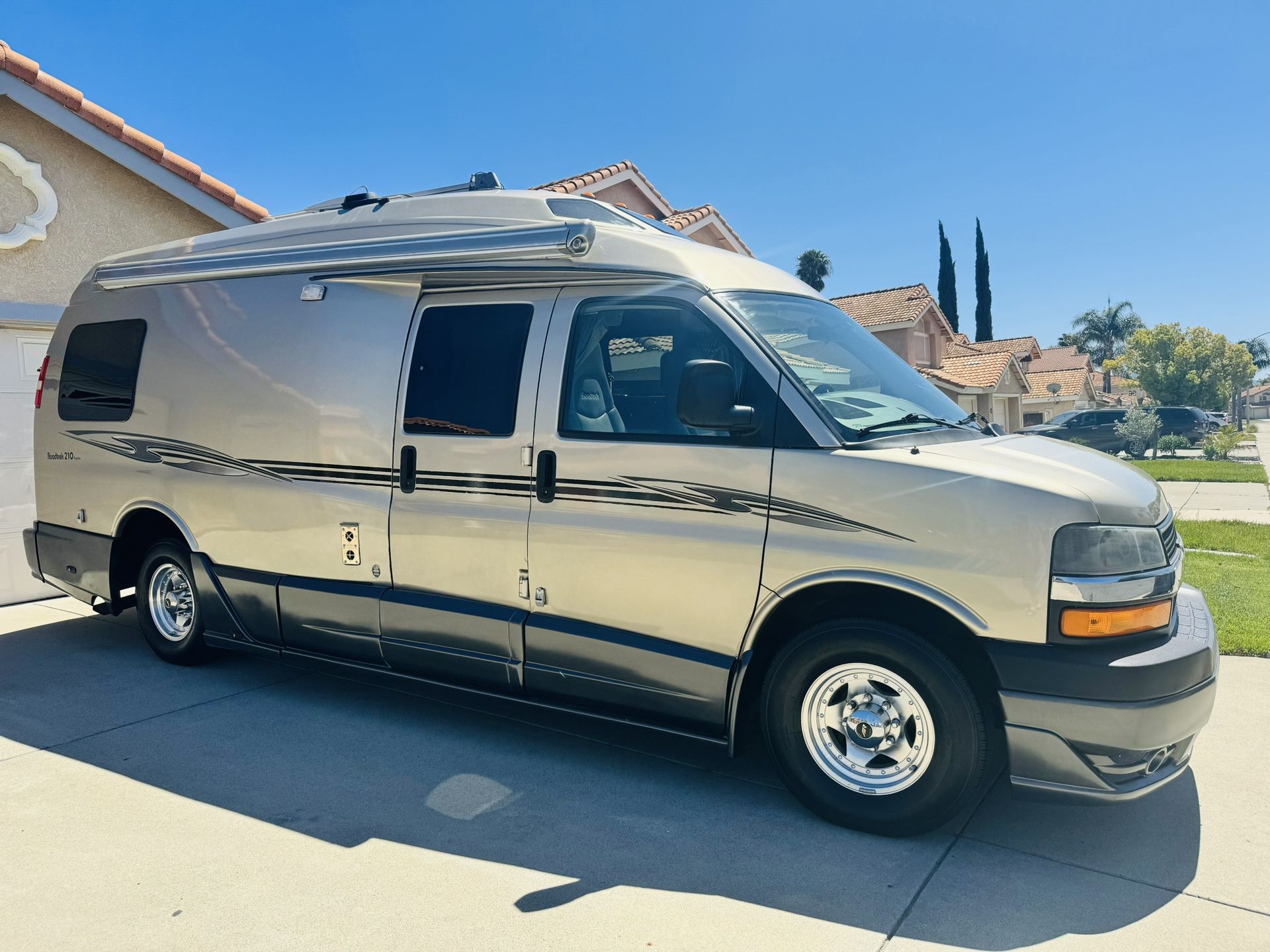 2010 Roadtrek 210 Popular 50k Miles for Sale in Menifee, CA - OfferUp