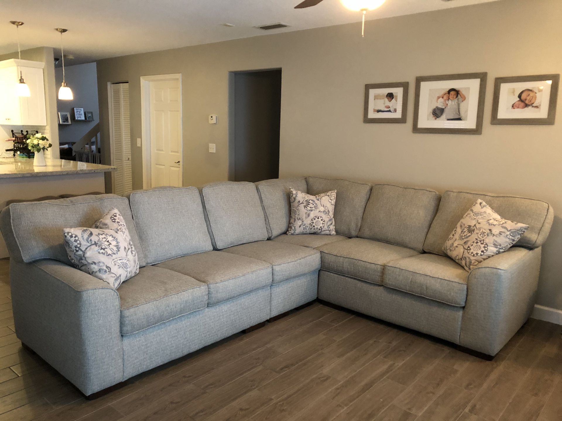 Sectional Couch -Grey