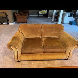 Bernhardt Gold Nail Trim Loveseat Couch Furniture