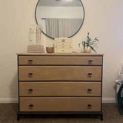 5 Drawer Modern Dresser