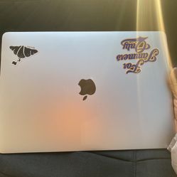 MACBOOK AIR (APPLE) 