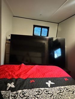 LG smart tv 65 inches almost brand new
