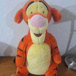 Like New! Vtg ..Walt Disney World's TIGGER 22.5" Inch LARGE Plush Stuffed Animal 