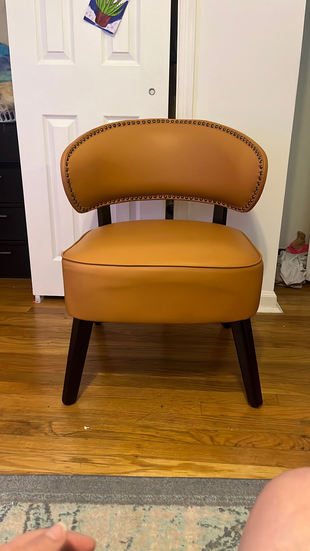 Set of 2 Brown Accent Chairs