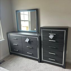 Lodanna Gray Dresser
