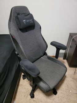 Titan Lab Evo Gaming Chair