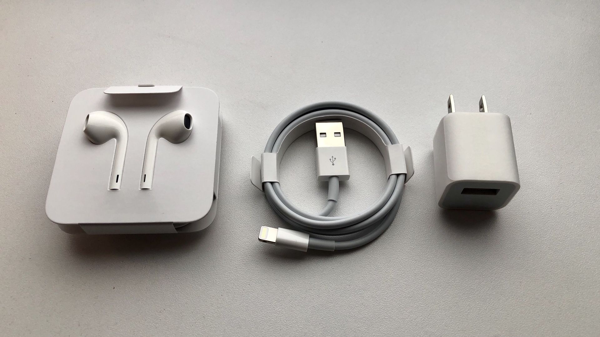 Original New iPhone Accessories EarPods, Lightning cable, USB adapter & headphone jack adapter