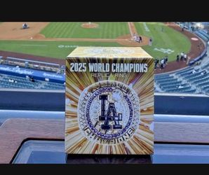 Max Muncy LA Dodgers 2025 World Series Championship Ring SGA 2026 NIB