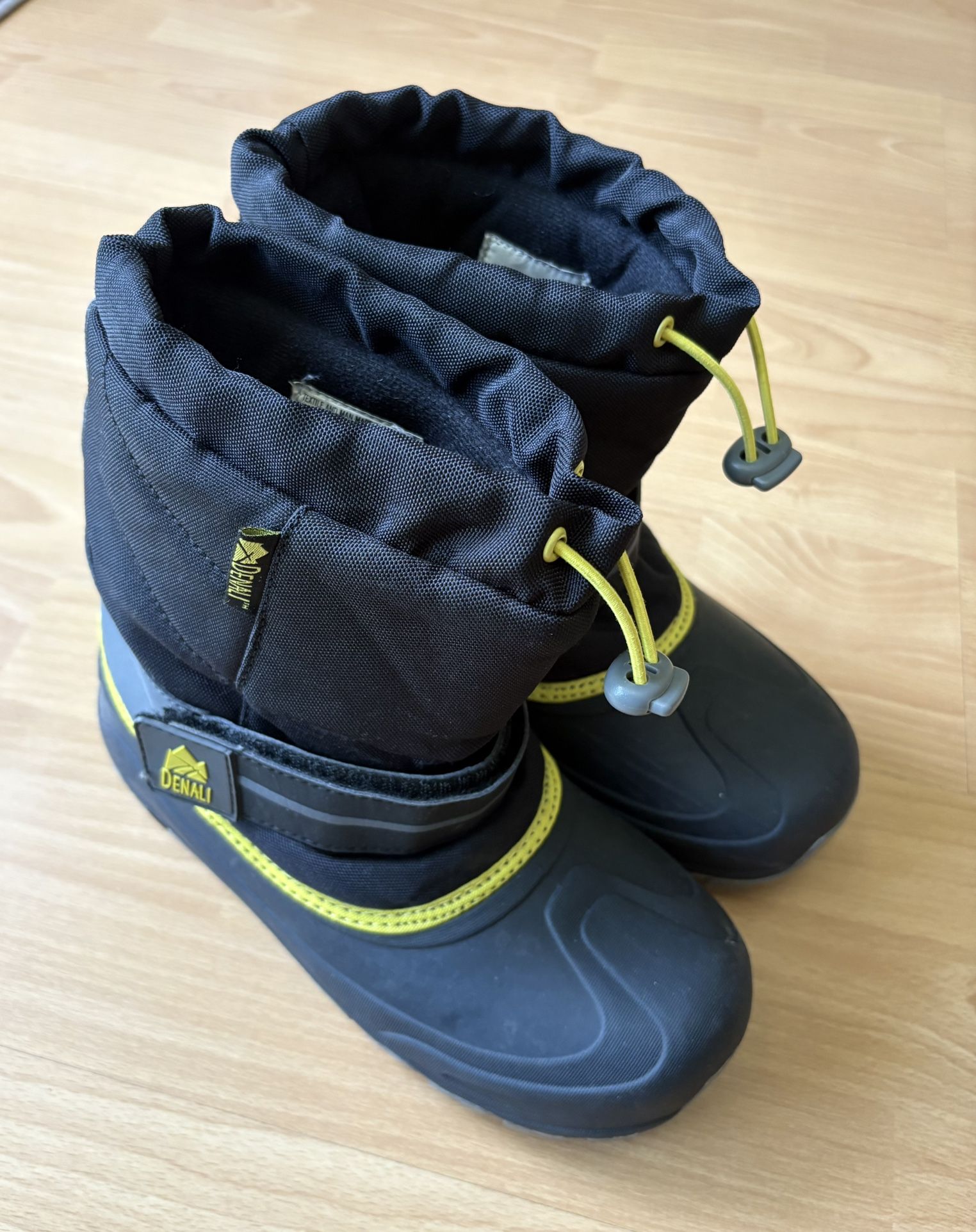 Snow Boots, Size 5