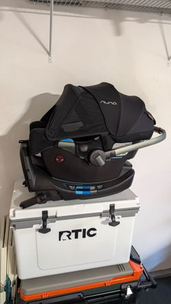 Nuna Infant Car Seat with Base