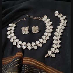 Vintage Lisner Lucite Necklace, Bracelet And Earrings Set