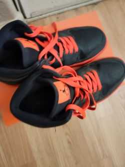 AIR JORDAN MID TOPS SIZE 9 1/2