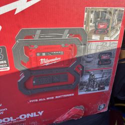 Milwaukee Battery Generator 
