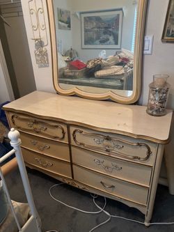 White French Provençal 6drawer Dresser & Mirror