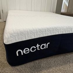 Nectar Classic Memory Foam Mattress, Twin XL, Like New, Perfect Condition