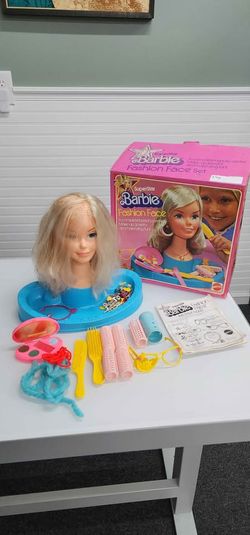 Vintage 1977 SuperStar Barbie Fashion Face #9827 w/ Original Box & Accessories