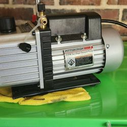 A/C Vacuum Pump  and Gauges