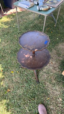 vintage Two tier pie crust table