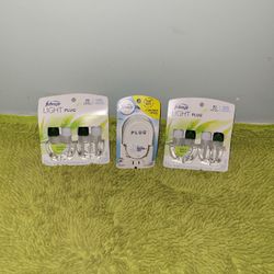 2 Febreze Light 2 Refills Bamboo/1 Warmer