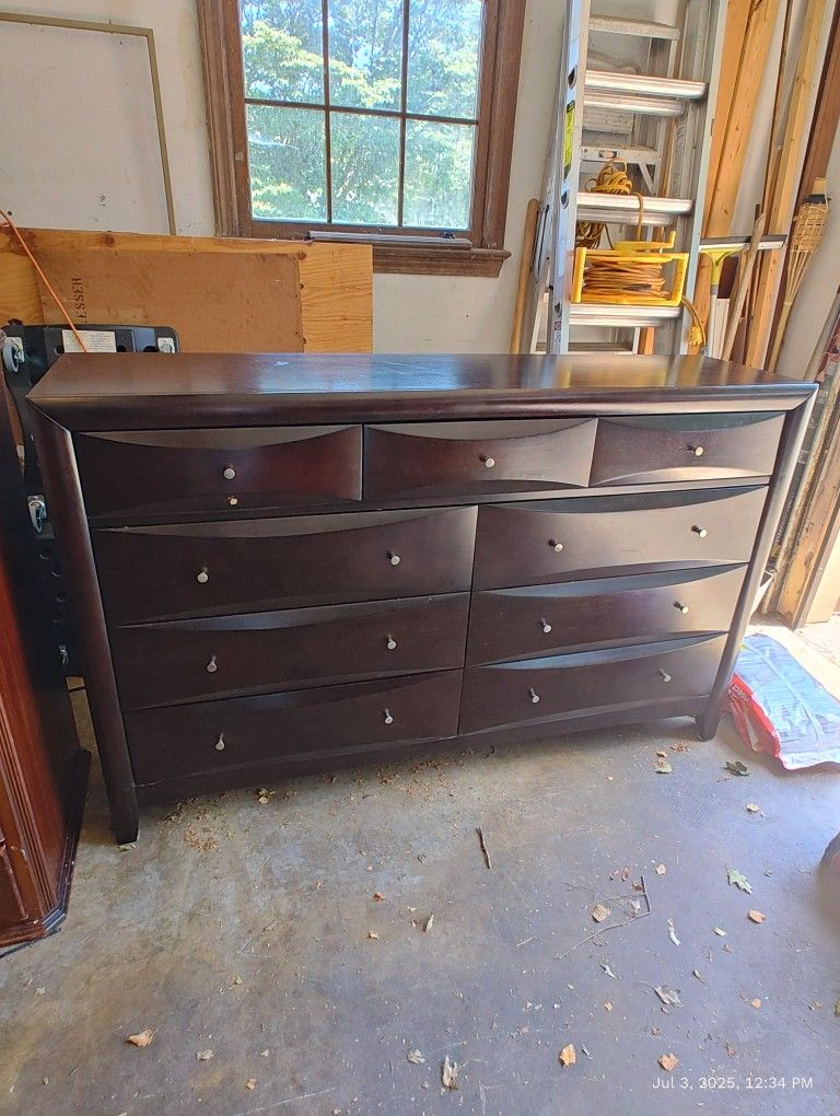 Coaster Fine Furniture Long Dresser w/Mirror