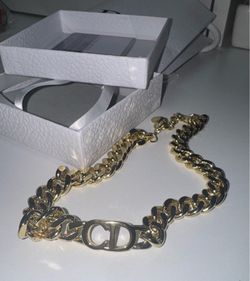 Choker necklace