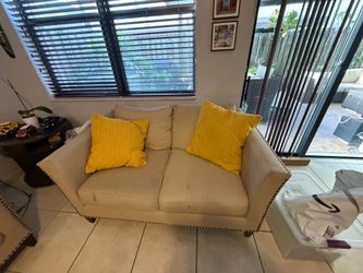 Couch set/ table