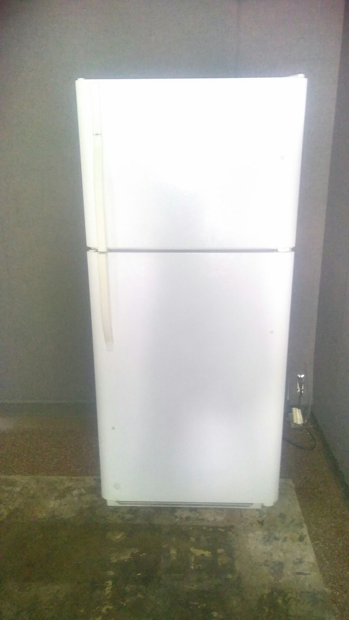 Kenmore White Top & Bottom Refrigerator