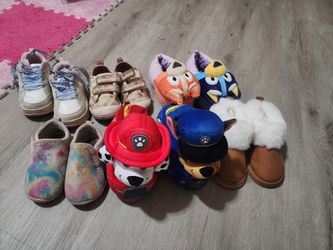 Kids Shoe/Slipper Lot Size 5-6
