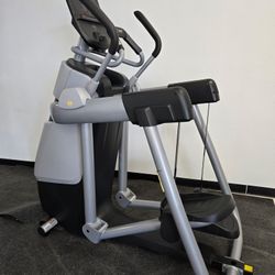 Precor AMT 700 Line Adaptive Motion Trainer Elliptical/ Stepper