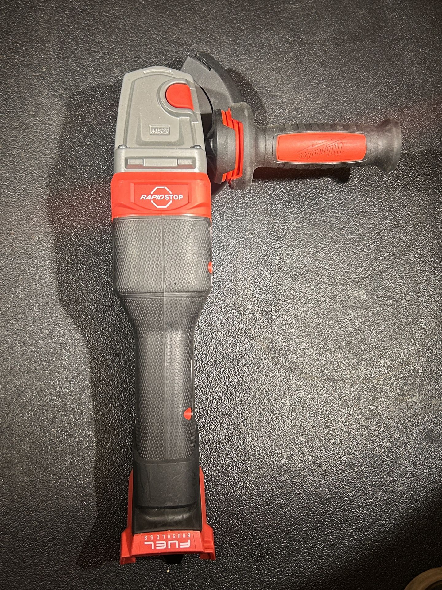 New-M18 FUEL 18V Lithium-lon Brushless Cordless 4-1/2 in./6 in. Braking Grinder with Paddle Switch (Tool-Only)