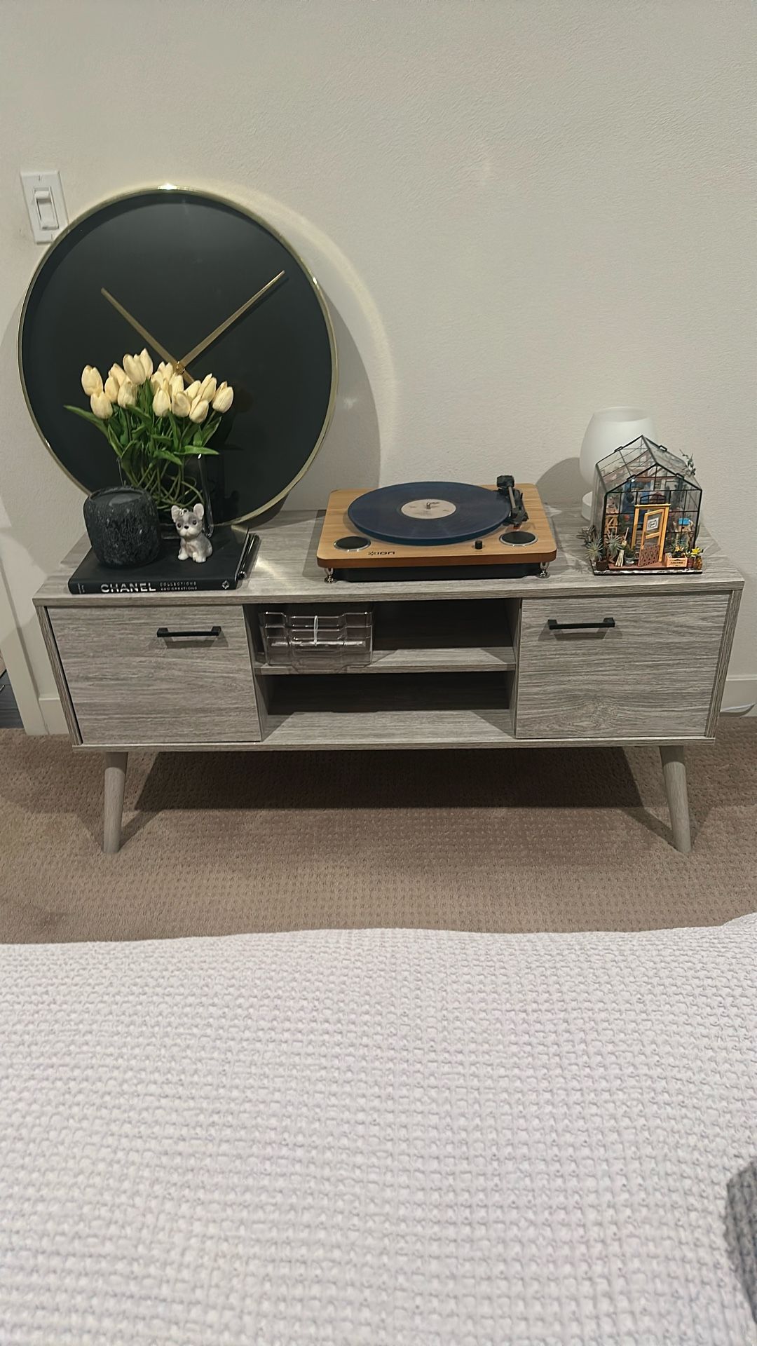 Mid Century Modern entertainment TV stand