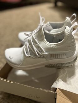 White Puma Shoes , Size 7 Woman 