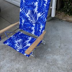 New Reclining Lay Flat Beach Chair