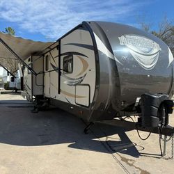 2015 FOREST RIVER HEMISPHERE