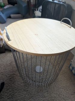 Side table with reversible lid & pinup stickers
