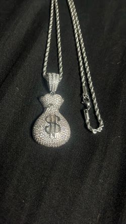 Moissanite pendant