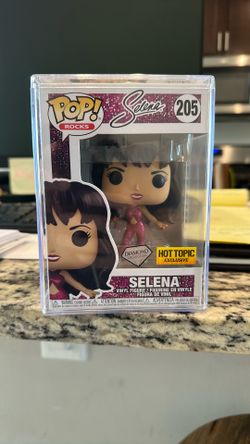 Funko Pop Selena Hot Topic Exclusive