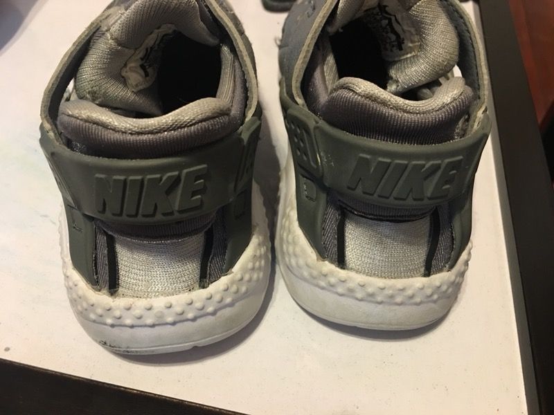 Nike shoes 8c