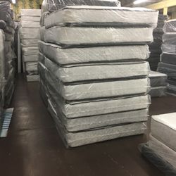 Mattresses! Colchones!