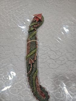 DECORATIVE MULTI-COLORED CHINESE DRAGON HIDDEN DAGGER (CM-803D)