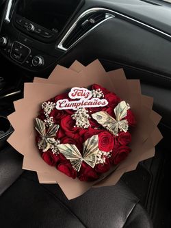 Valentine’s Day Arrangement 