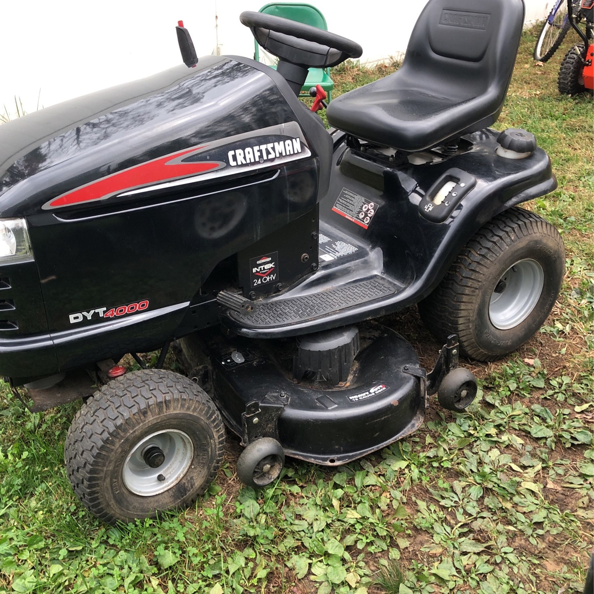 Craftsman Dyt4000 24hp / 42 Lawn Tractor