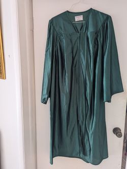 Graduation Source Emerald Green Graduation Cap & Gown