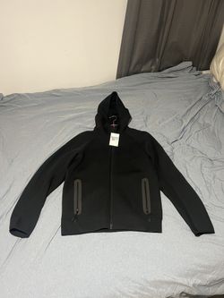Men’s Medium Nike Tech Hoodie