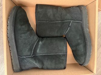 UGG Classic Short Black Boots W8 $80 OBO
